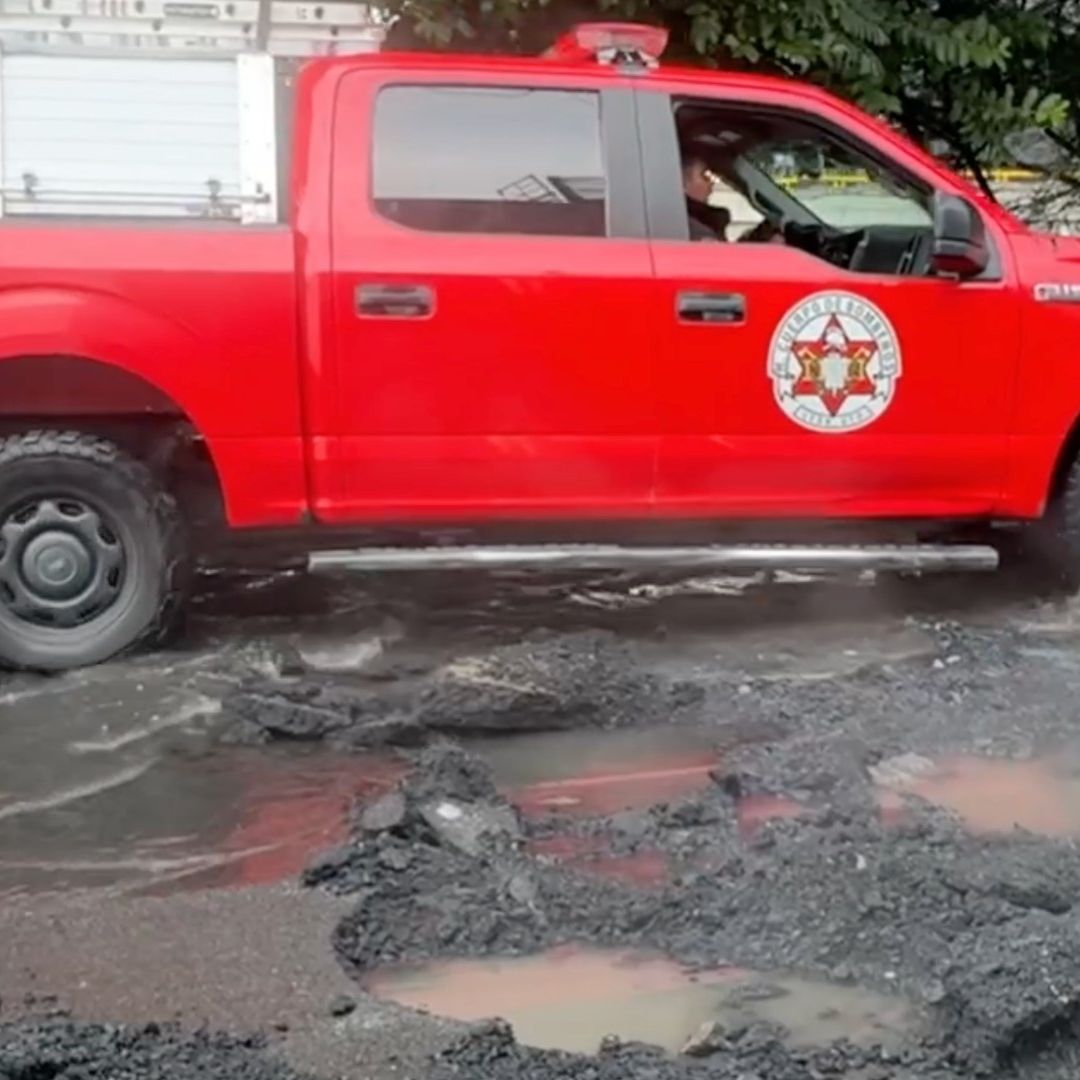 Caída de Rayo Incendia Pavimento en el Malecón del Río en León.